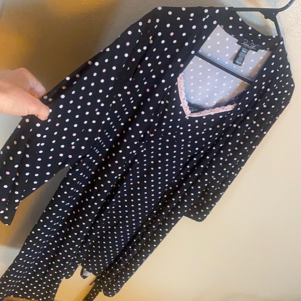 Polkadot a size medium sleepwear & robe